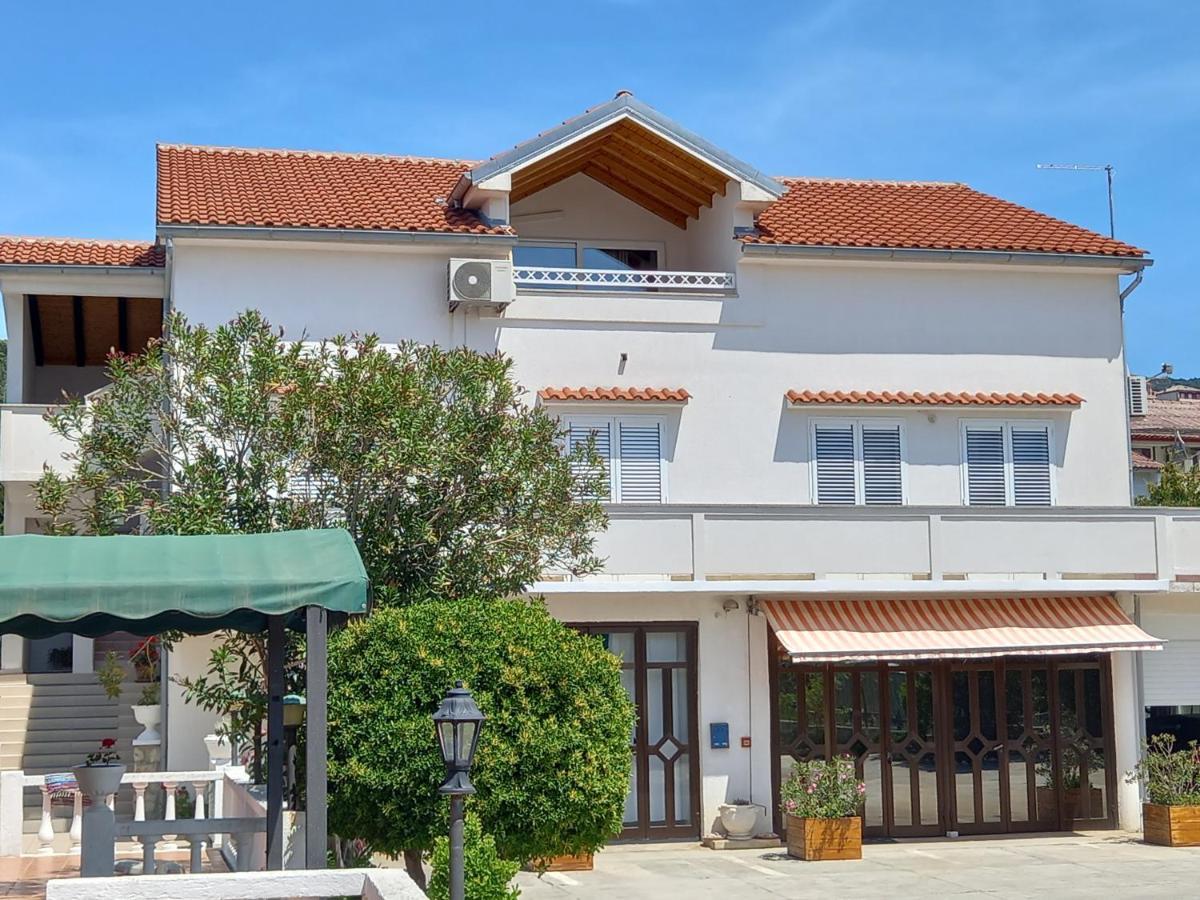 Apartment Preka Palit Exterior photo